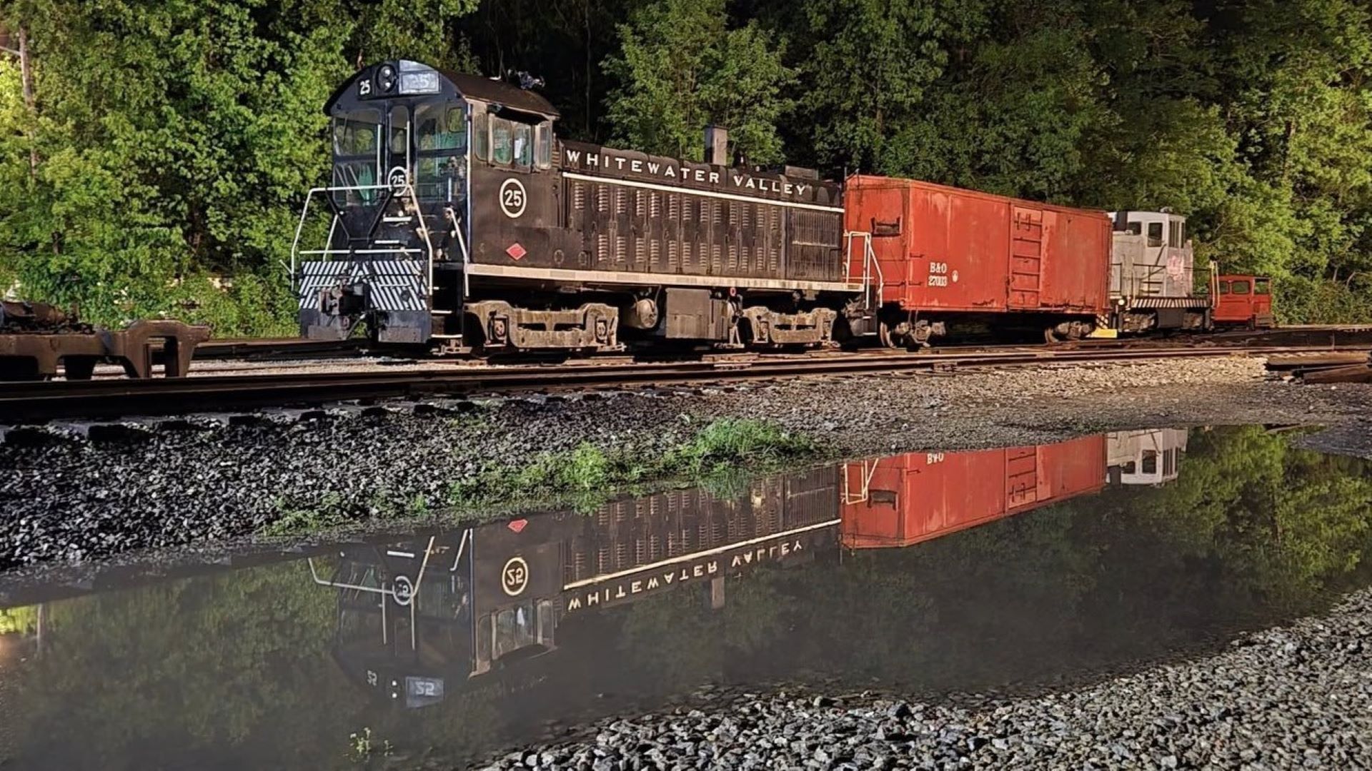 WVRR 25 & USN 1 in the South Connerville yard