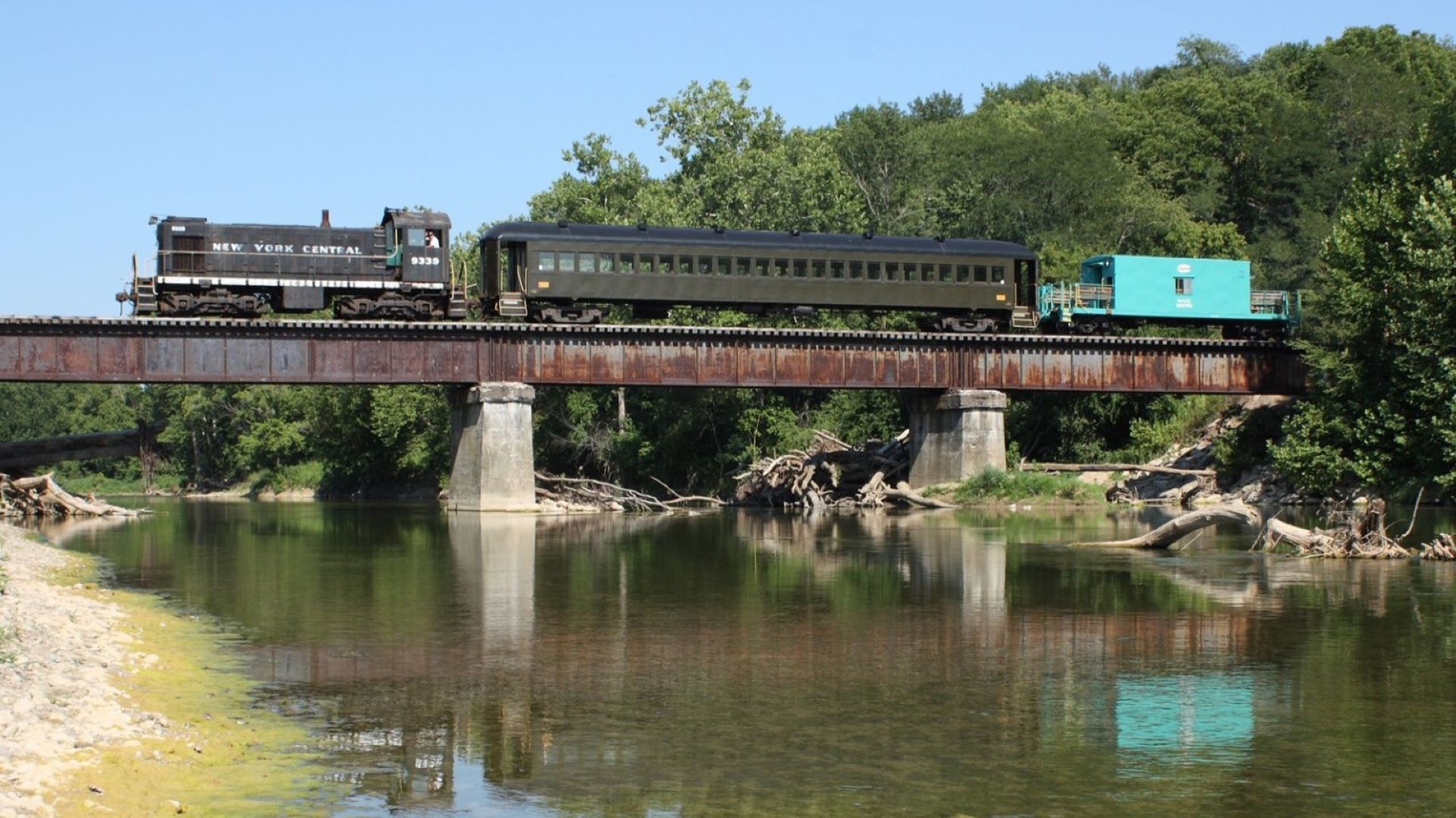 NYC 9339 crossing the Laurel high bridge